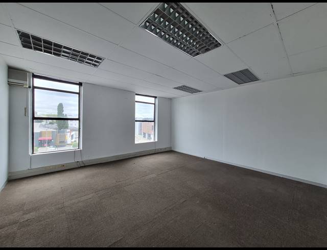 315M² OFFICE TO LET IN CRAIGHALL